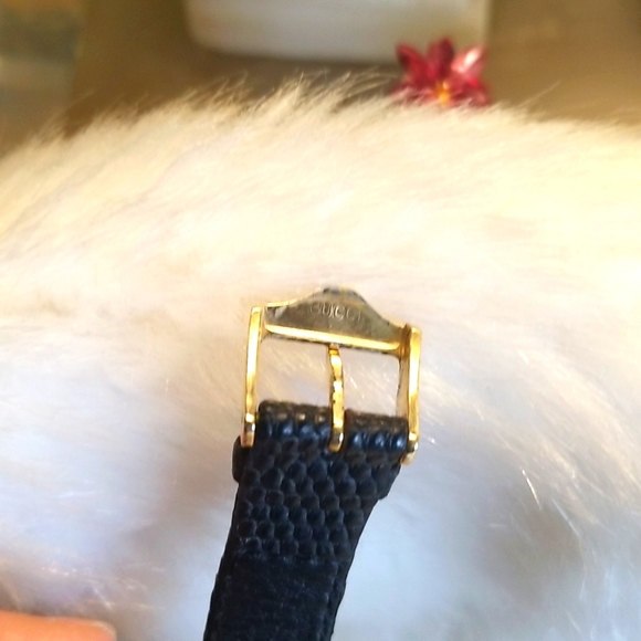 Authentic Vintage GUCCI Black & Gold Watch ⌚ - Picture 9 of 13